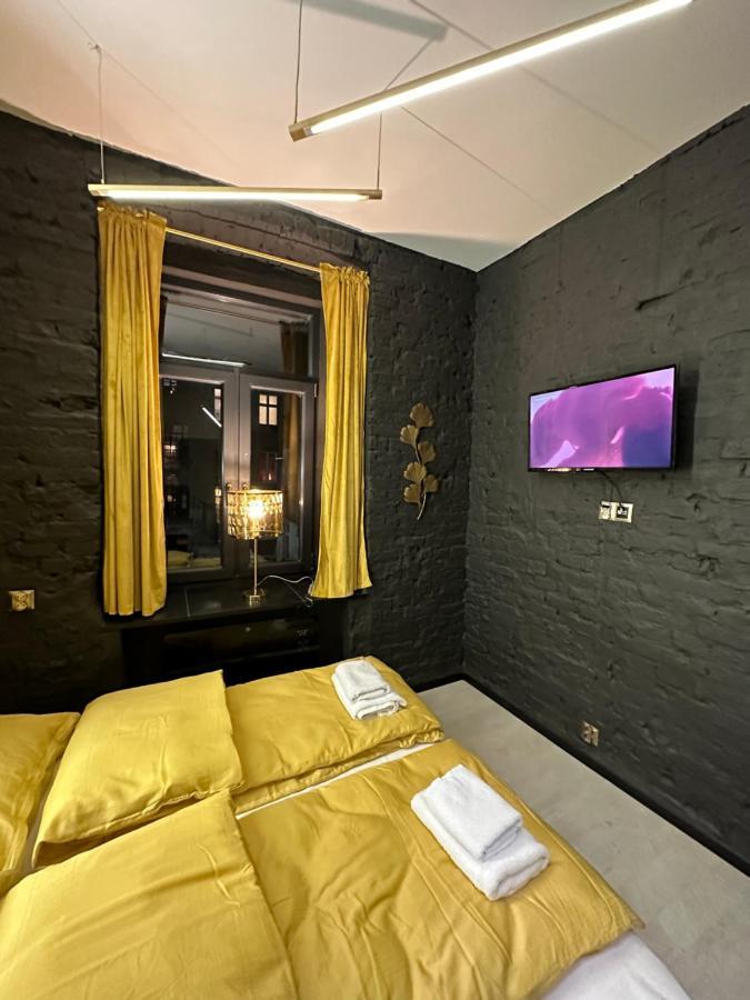 Darkhouse Versace Gold Лодзь Екстер'єр фото